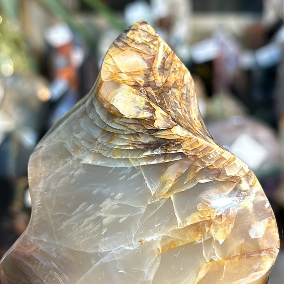 🎄SALE🎄Peach Moonstone Crystal Flame Carving With Flash! - Picture 12 of 12